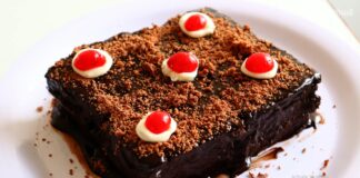 Bread ka black forest cake Recipe by Raghini Phad  Cookpad